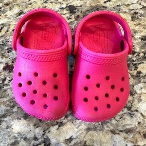 Toddler Pink Crocs Size 4